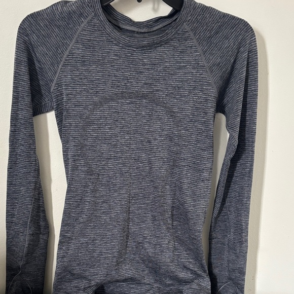 lululemon athletica Tops - lululemon athletica Gray Long Sleeve Tee
